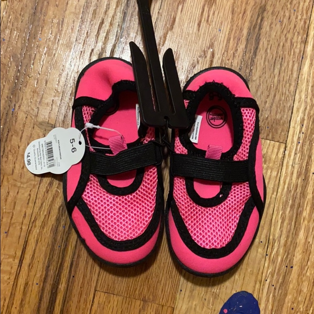 Toddler water shoes